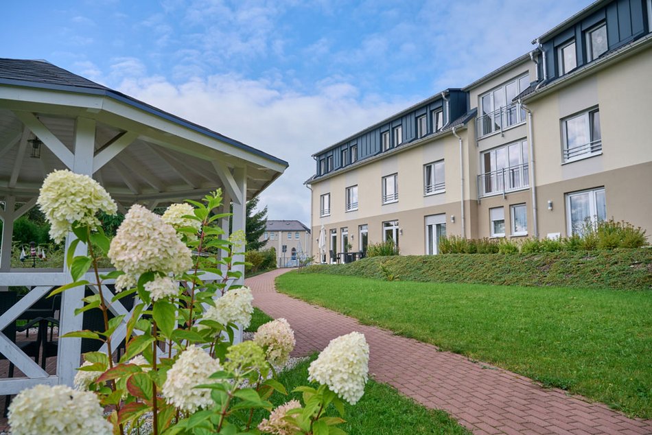 Ansicht aus den Garten auf das Gebäude vom SWP Zschorlau