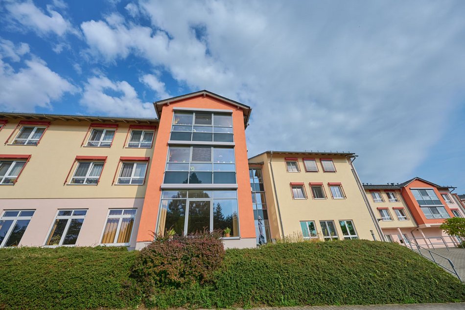 Außenansicht Gebäude APH Bernsbach