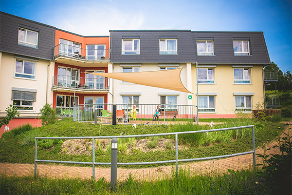 Außenansicht Gebäude APH Thalheim