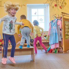 Kinder am spielen 