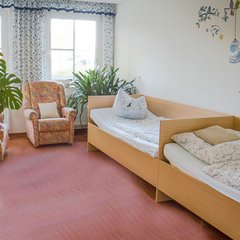 2 Bett Zimmer in der Tagespflege Lugau
