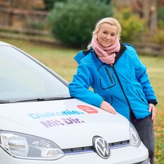 Sozialstation Stollberg Pflegerin mit Auto 